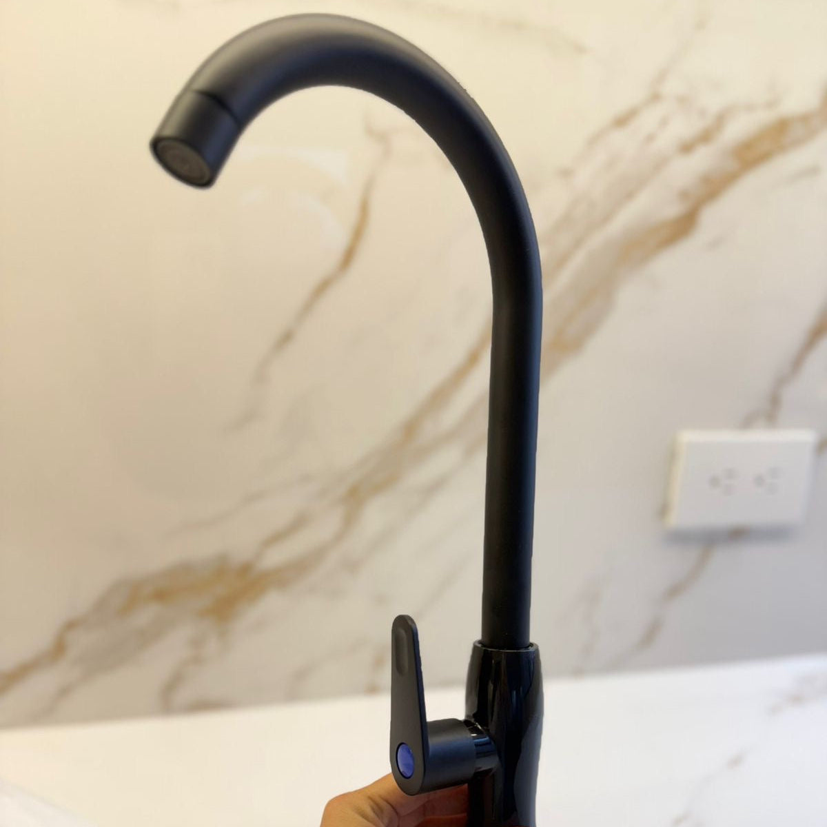 Grifo KM-AN25 – Altura y Estilo para Espacios Modernos