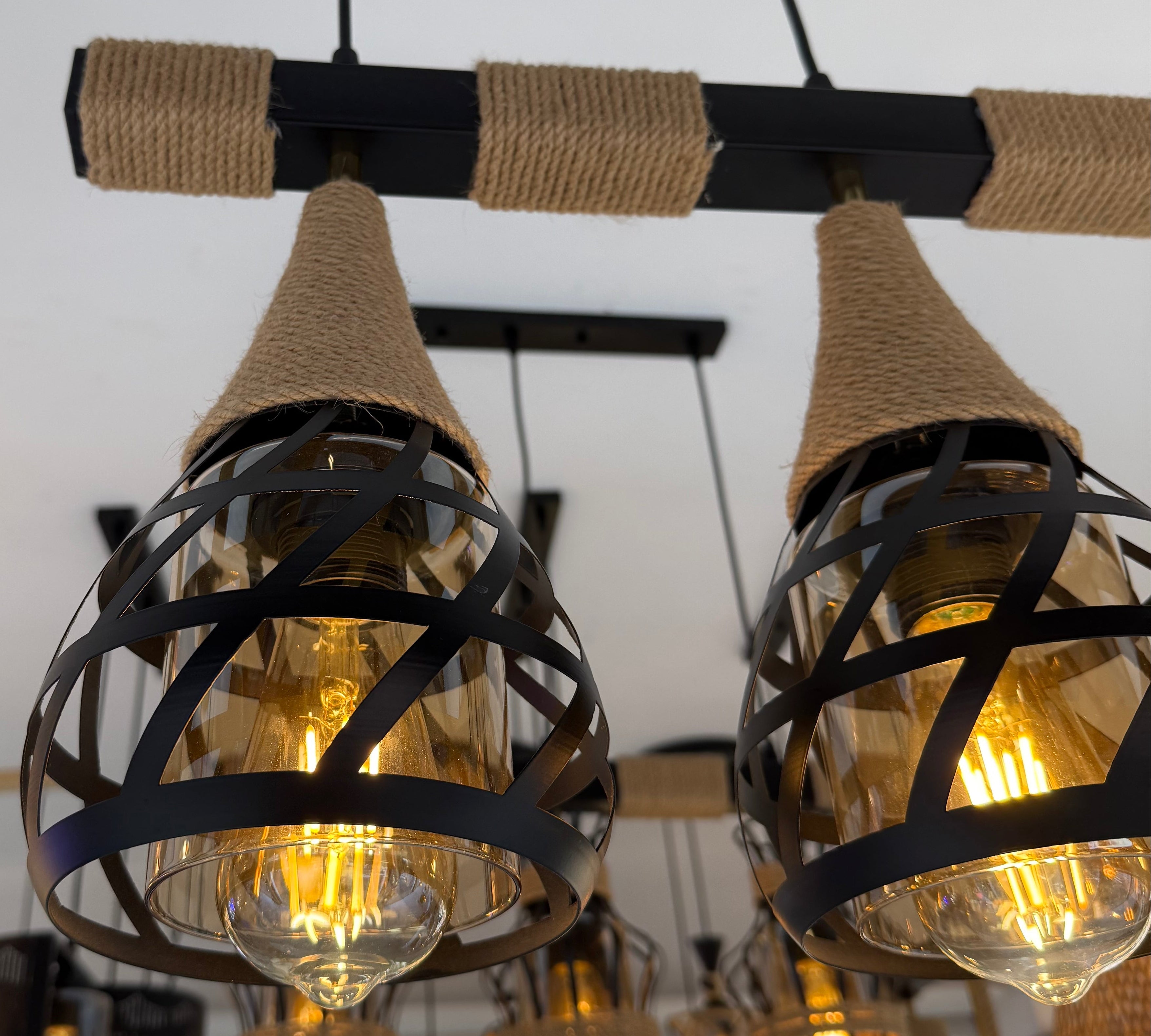 LÁMPARA COLGANTE LINEAL / LD-028-B