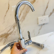 Grifo KM-021 – Elegancia Cromada para Cocinas que Inspiran
