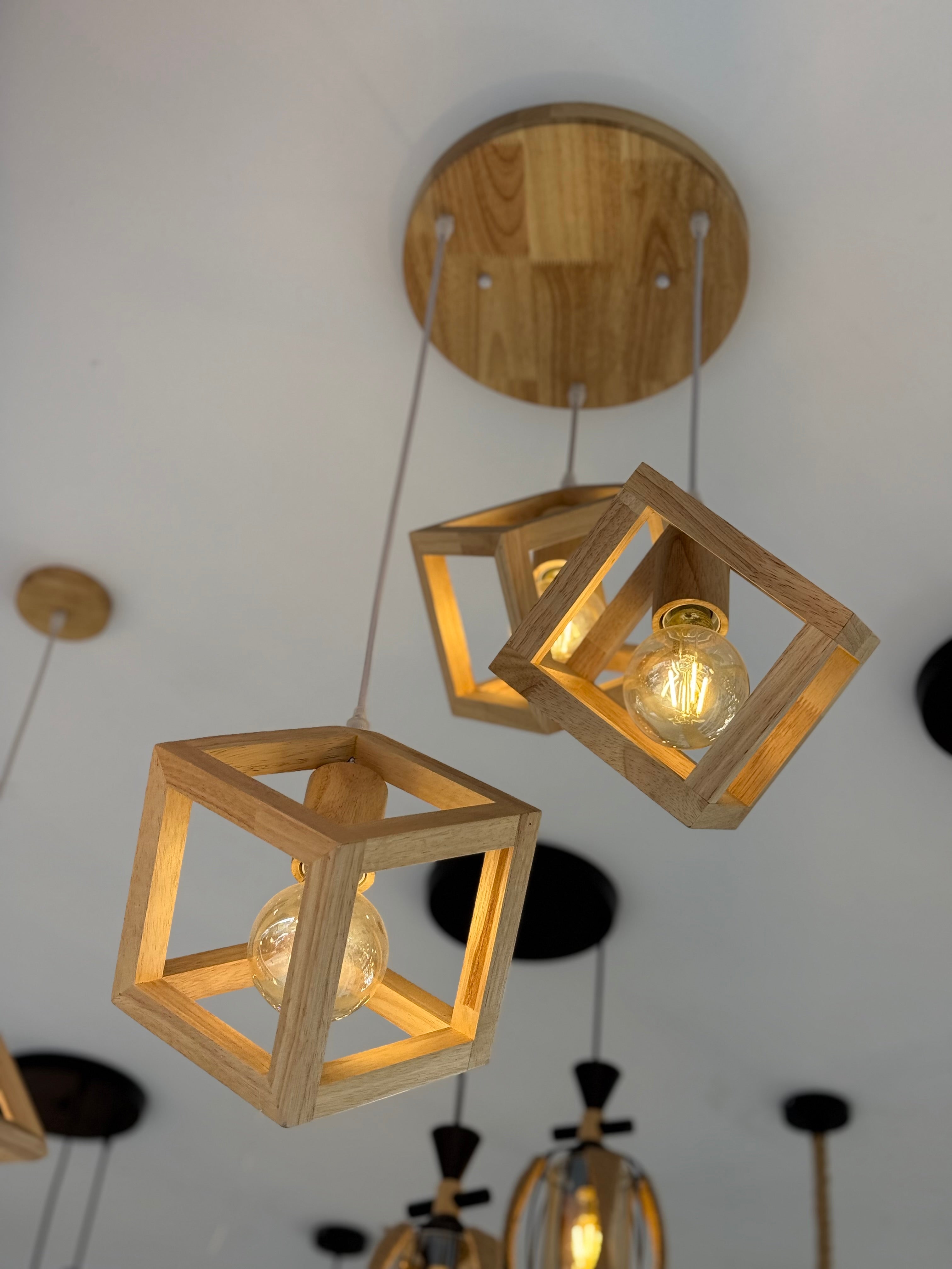 LÁMPARA DECORATIVA MADERA X3 / LD-074-A