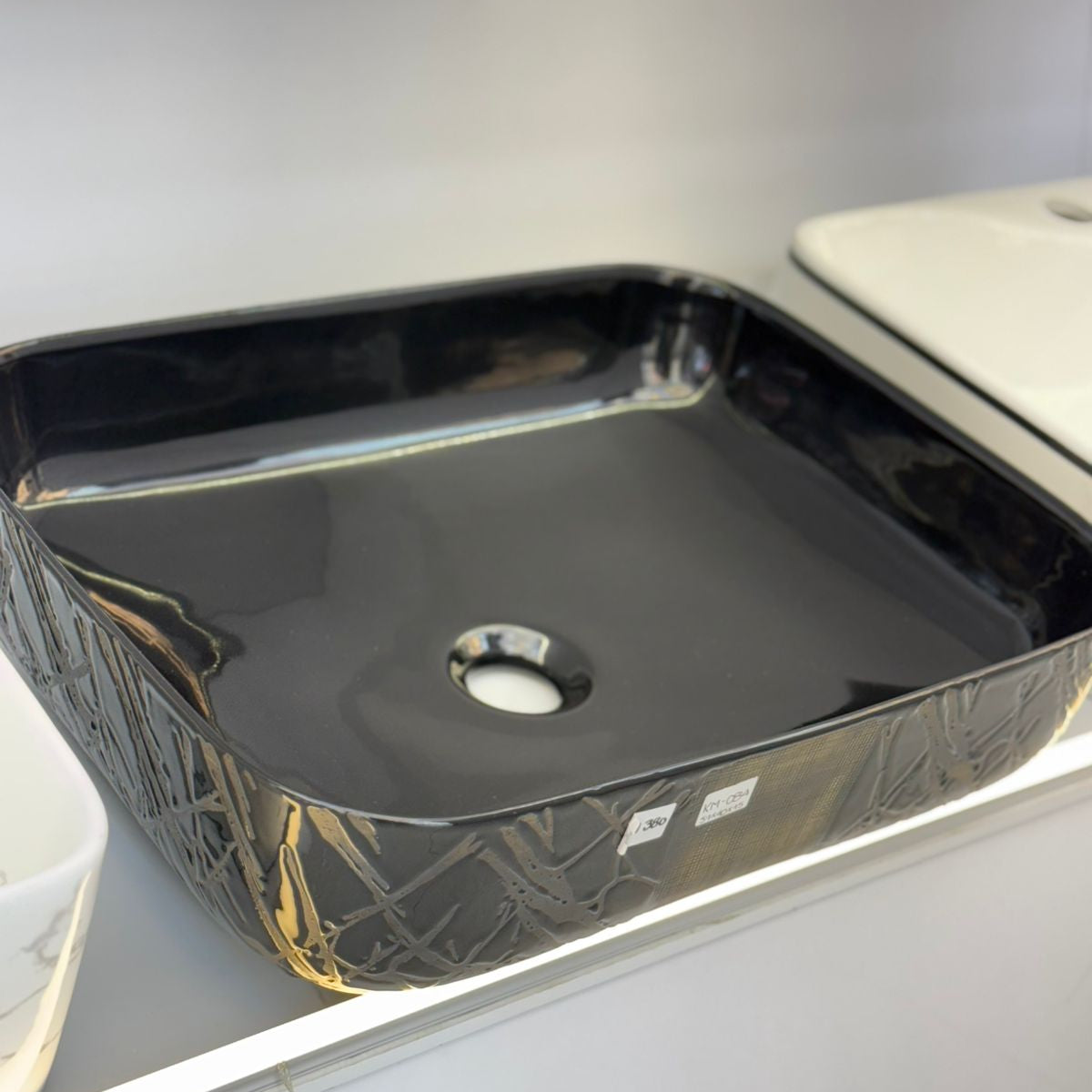 Lavamanos Rectangular Negro Texturizado – Elegancia Moderna con Personalidad KM-133