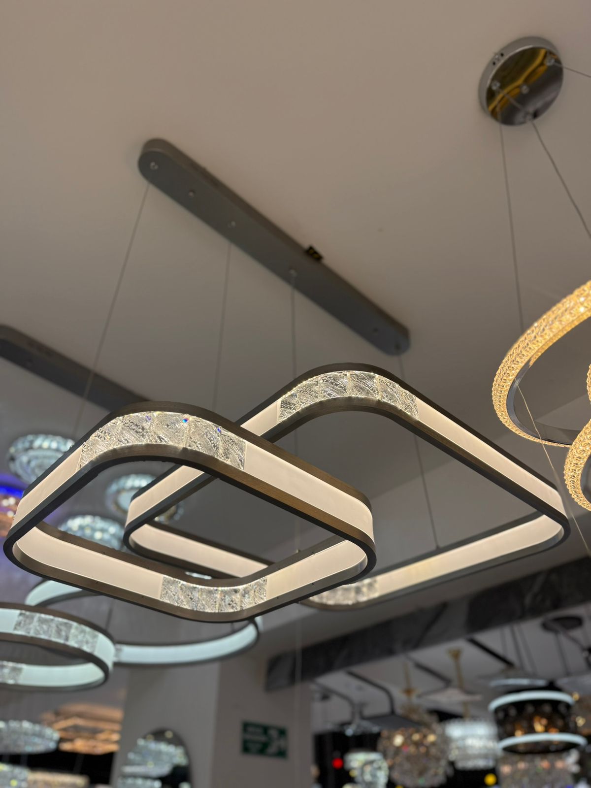 LAMPARA LED /3 TONOS DE LUZ -  LD-035C