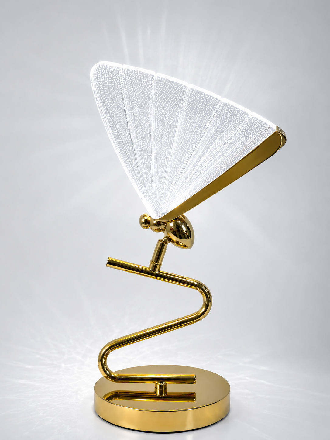 Lámpara de Mesa LED Abanico de Cristal Dorada | Diseño Artístico para Mesita de Noche y Sala