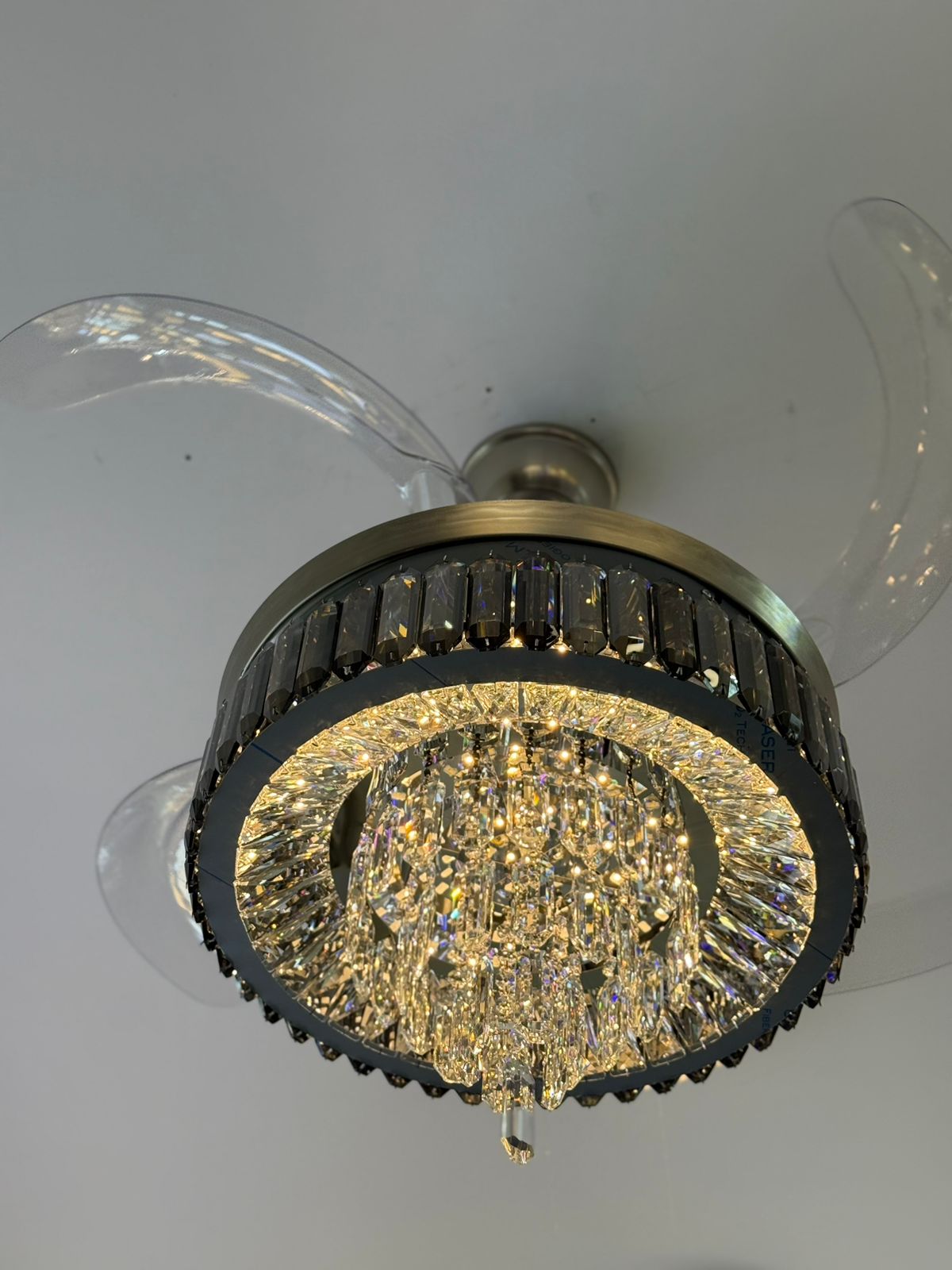 Lámpara Ventilador LED Chandelier de Cristal Retráctil – Ventilador de Techo Moderno con Control Remoto