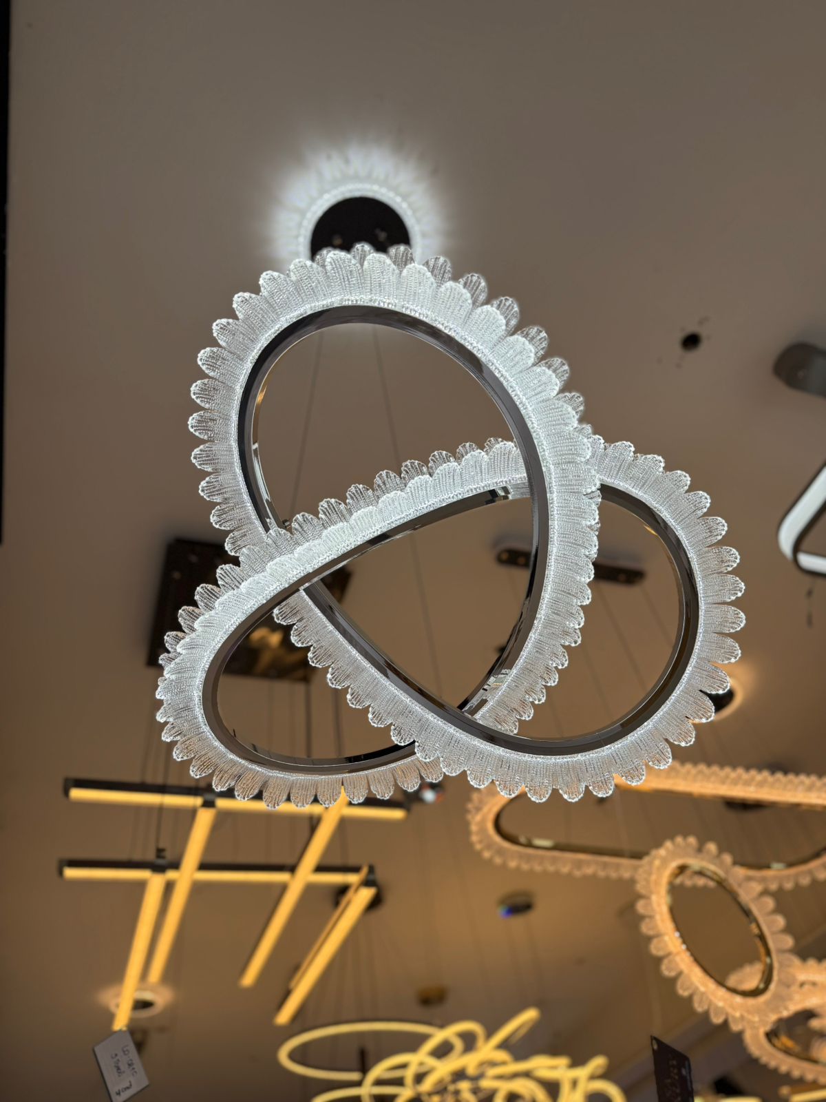 Lámpara Colgante LED Infinity Crystal | Diseño Escultural Moderno de Lujo