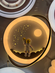 Lámpara Infantil LED Astronauta Explorador de Estrellas | Plafón Decorativo Espacial para Habitación de Niños