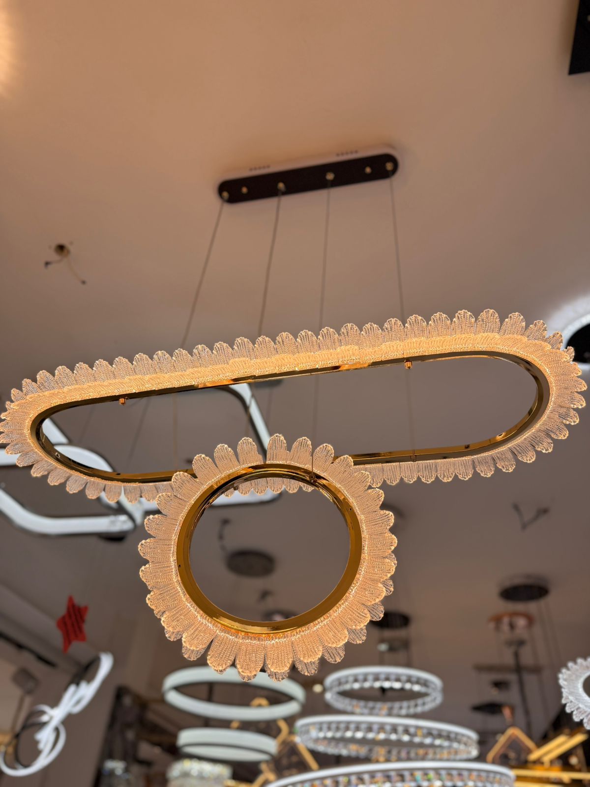 Lámpara Colgante LED Oval & Circle Crystal Cromada | Diseño Moderno de Lujo para Comedor y Sala