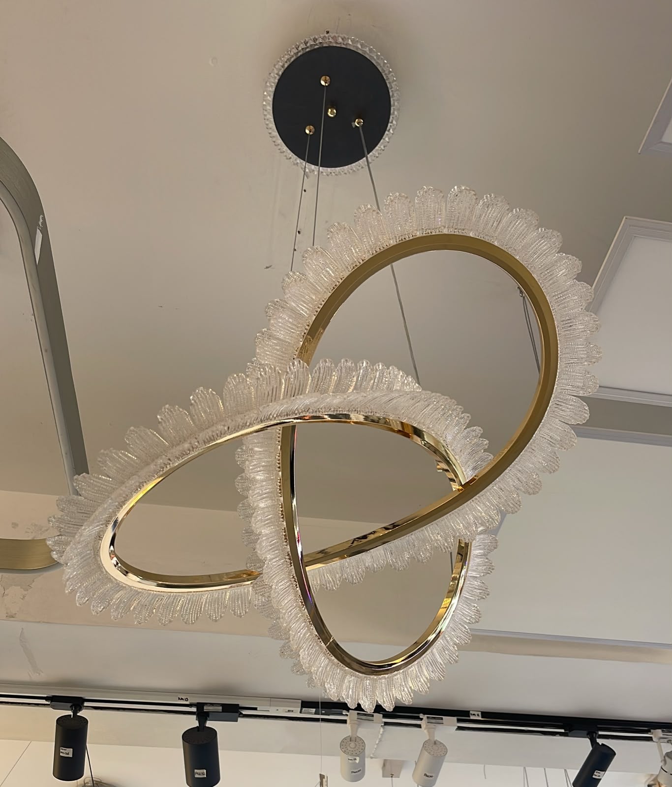 Lámpara Colgante LED Infinity Crystal | Diseño Escultural Moderno de Lujo
