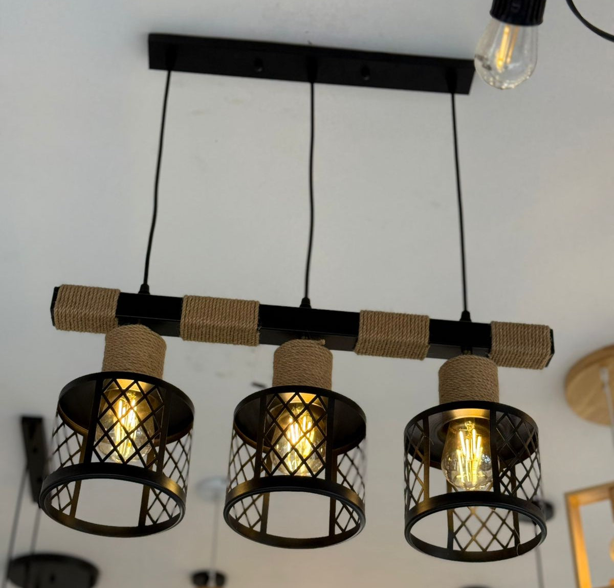 LÁMPARA COLGANTE LINEAL / LD-028-C