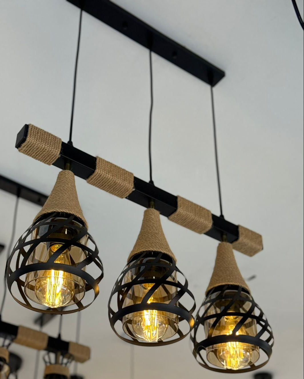 LÁMPARA COLGANTE LINEAL / LD-028-B